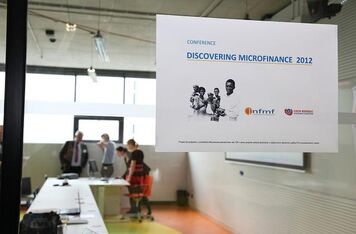 Konference ''Discovering Microfinance'' s mezinárodní účastí