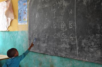 Školáci v Etiopii se úspěšně učí podle moderních vyučovacích metod