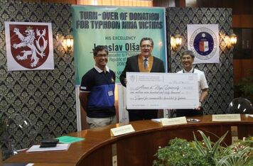 Česká pomoc obětem tajfunu na Filipínách